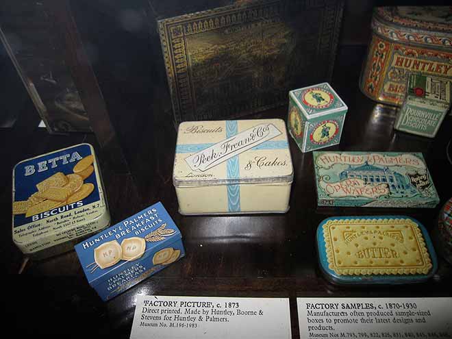 Huntley & Palmer tins were produced by skilled workers who were expected to produce around 100 tins a day. (Photo: Wikimedia)