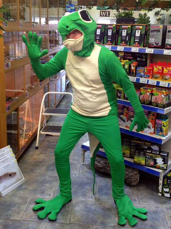 A man dressed as a gecko a.k.a Gecko Man (Photo: Pinterest/Northampton Reptile Centre)