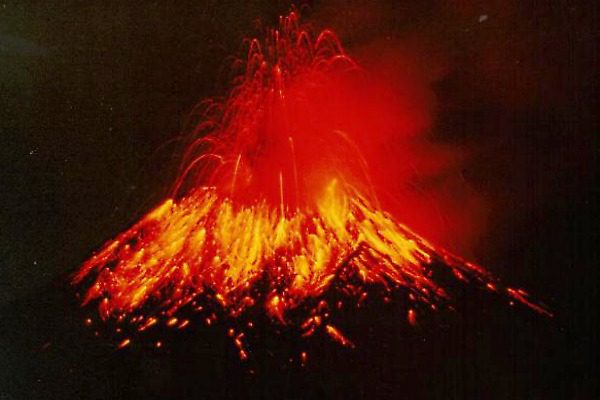 Tungurahua means "Throat of Fire" in Quichua. The volcano is active with the last major eruption commencing 1 February 2014. (Wikimedia/Alcinoe Calahorrano)