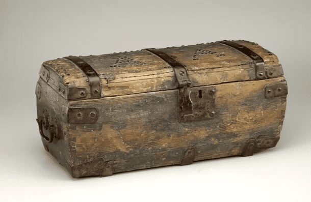 French style travel casket 