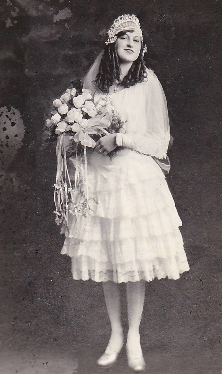 Elena Milagro Hoyos Mesa, on her wedding day.