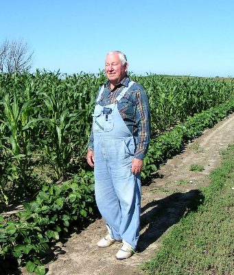 Carl Barnes developed his unique Glass Gem Corn in 2012. Before he sadly passed away in 2016, Carl received a medal of honor from the Cherokee Nation for his work as ‘Keeper of the Corn’. (Photo: SeedBroadcast Blog)