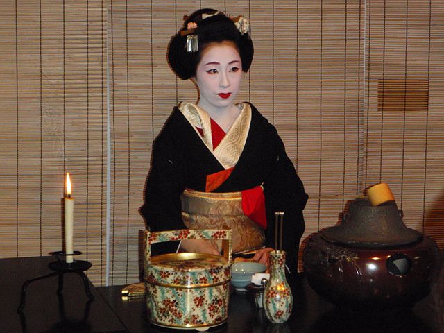 Tea ceremony in Kyoto, Japan. (Photo: Wikimedia/Olivier Lejade)