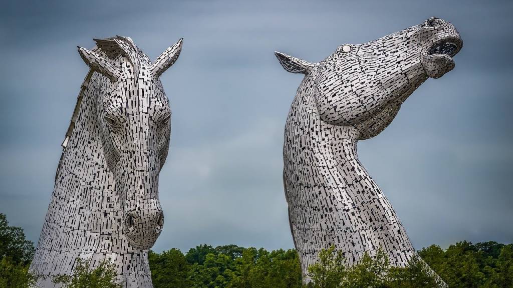 Kelpie sculptures by Andy Scott near Falkirk, Scotland. (Photo: Pixabay/Michaela Wenzler)