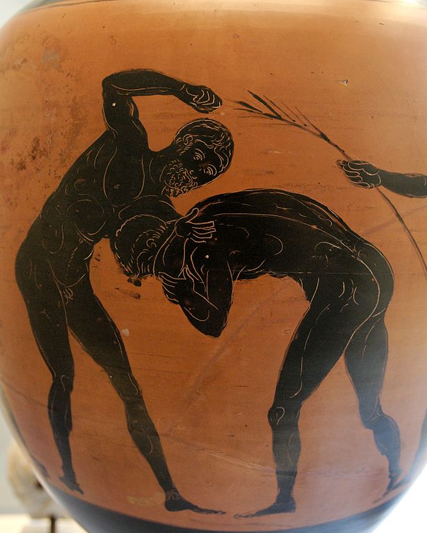 Two athletes competing in the pankration. Panathenaic amphora, made in Athens in 332-331 BC, during the archonship of Niketes. From Capua. (Photo: Wikimedia/British Museum)