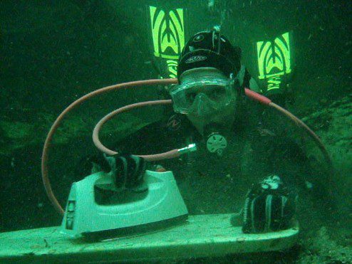 Underwater extreme ironing. (Photo: Wikimedia/highlander411)