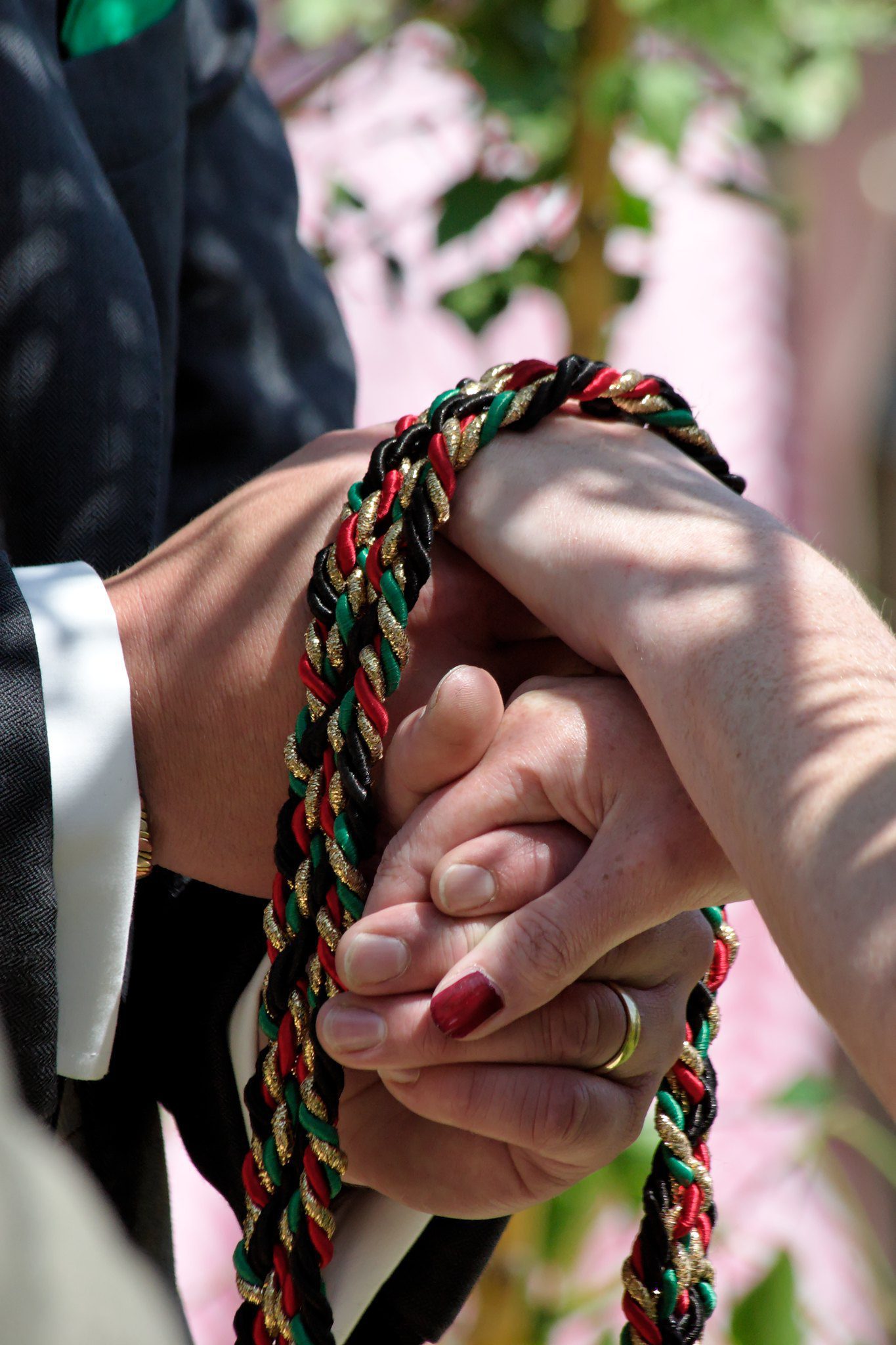 A Neopagan handfasting ceremony (Photo: Flickr/Dean Ayres) 