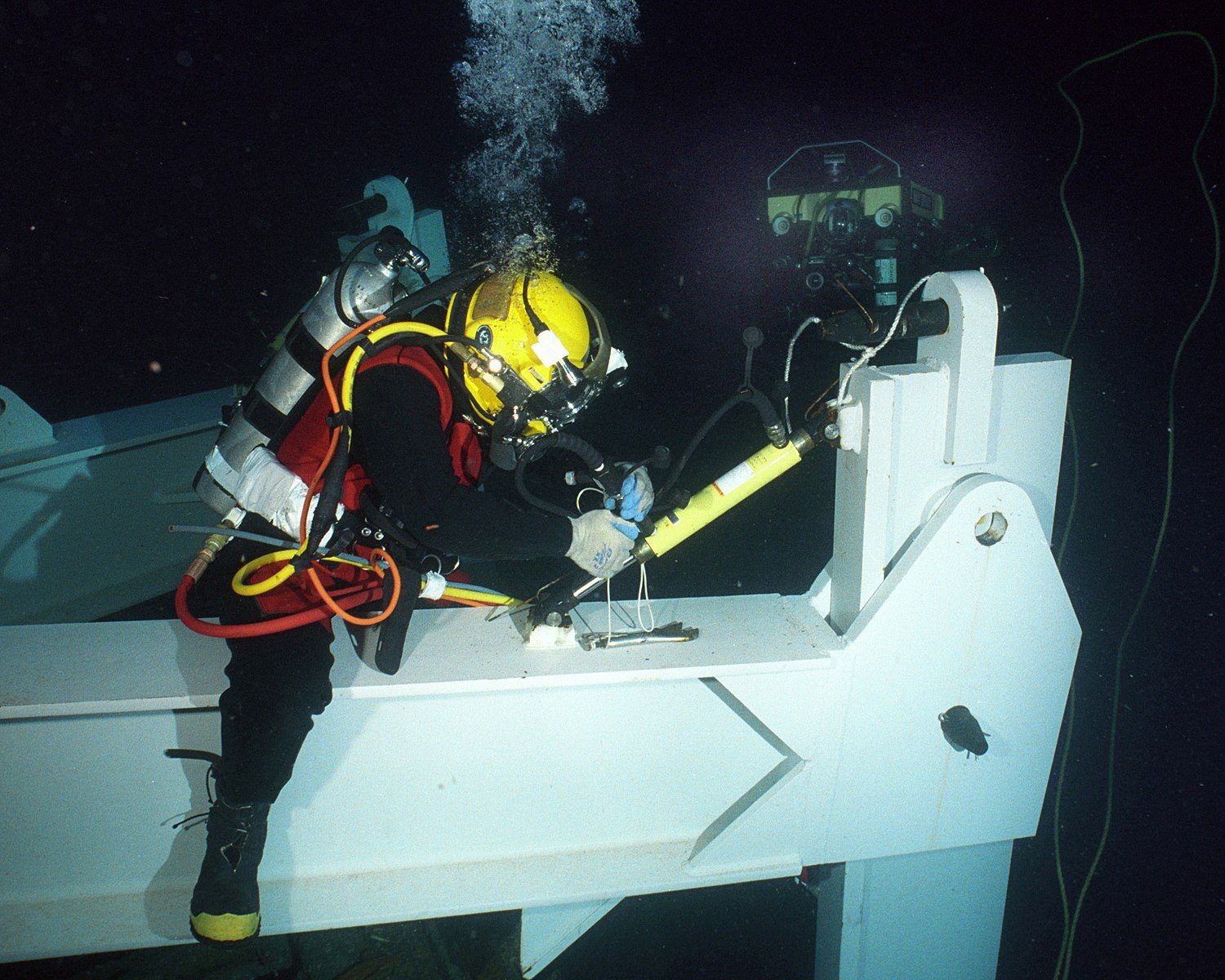 US Navy Deep Sea Salvage
