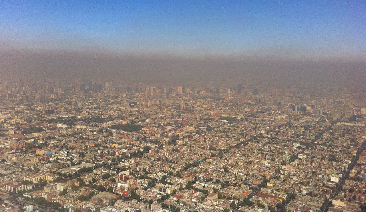Smog in Mexico City (2010)